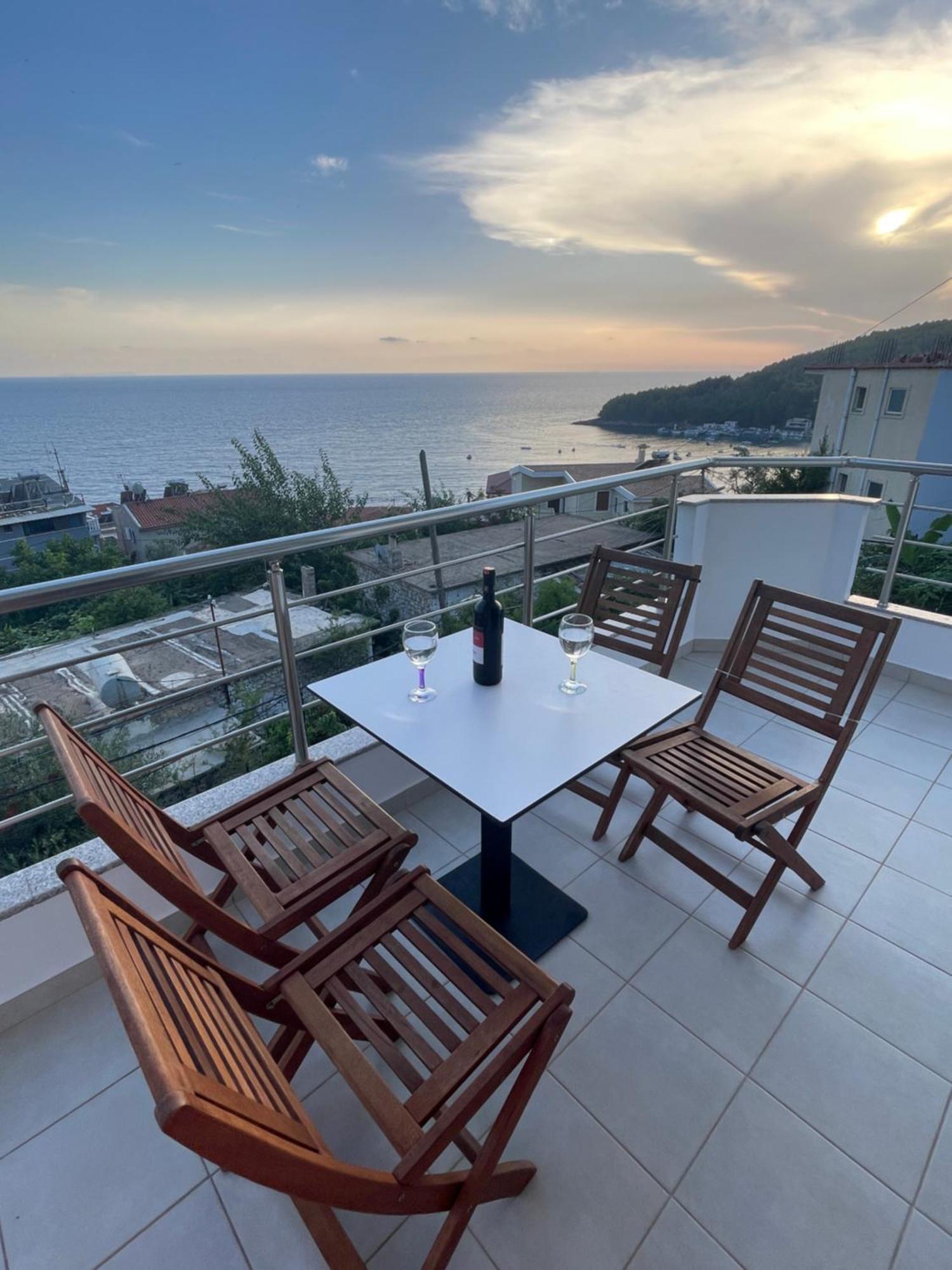 Tasos Rooms Himare Exterior photo
