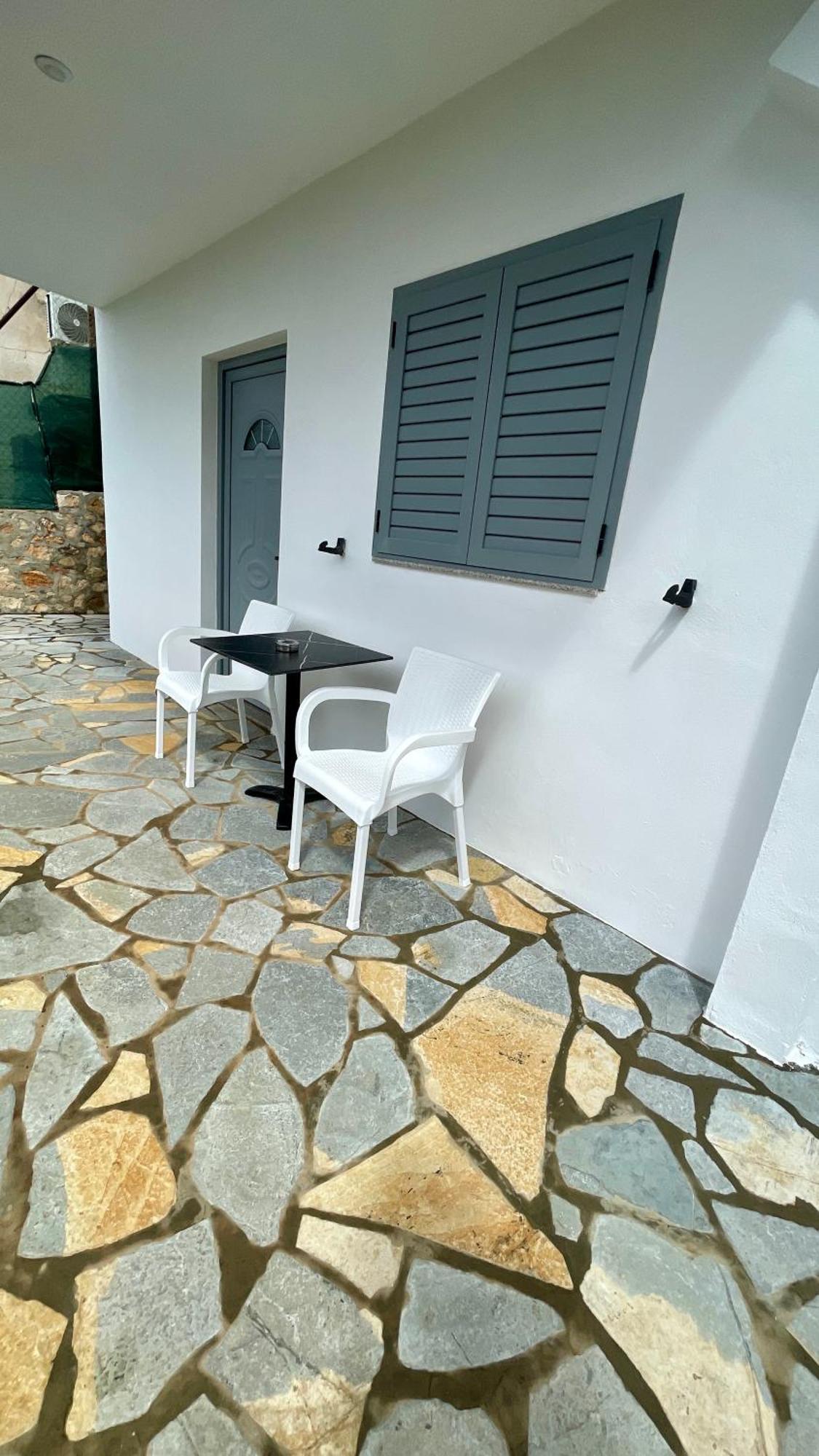 Tasos Rooms Himare Exterior photo