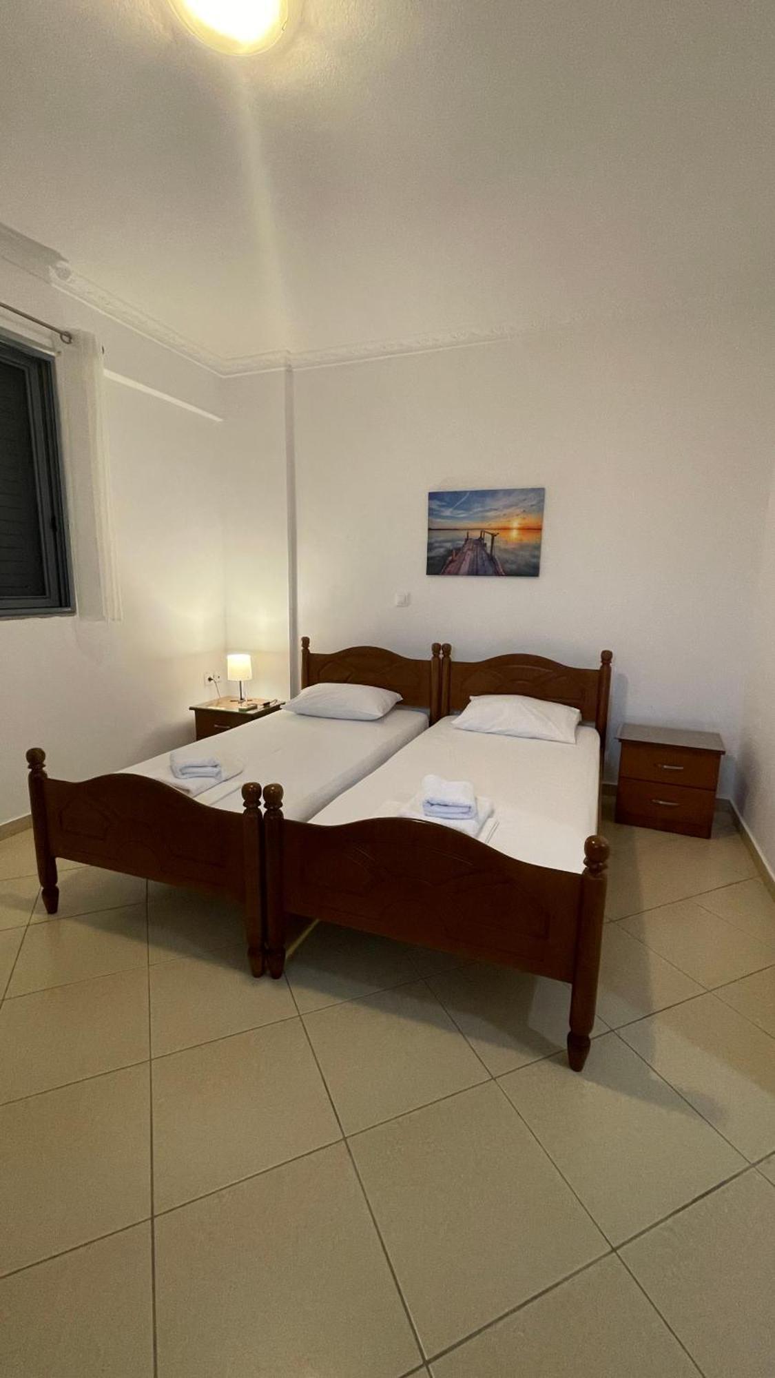 Tasos Rooms Himare Exterior photo