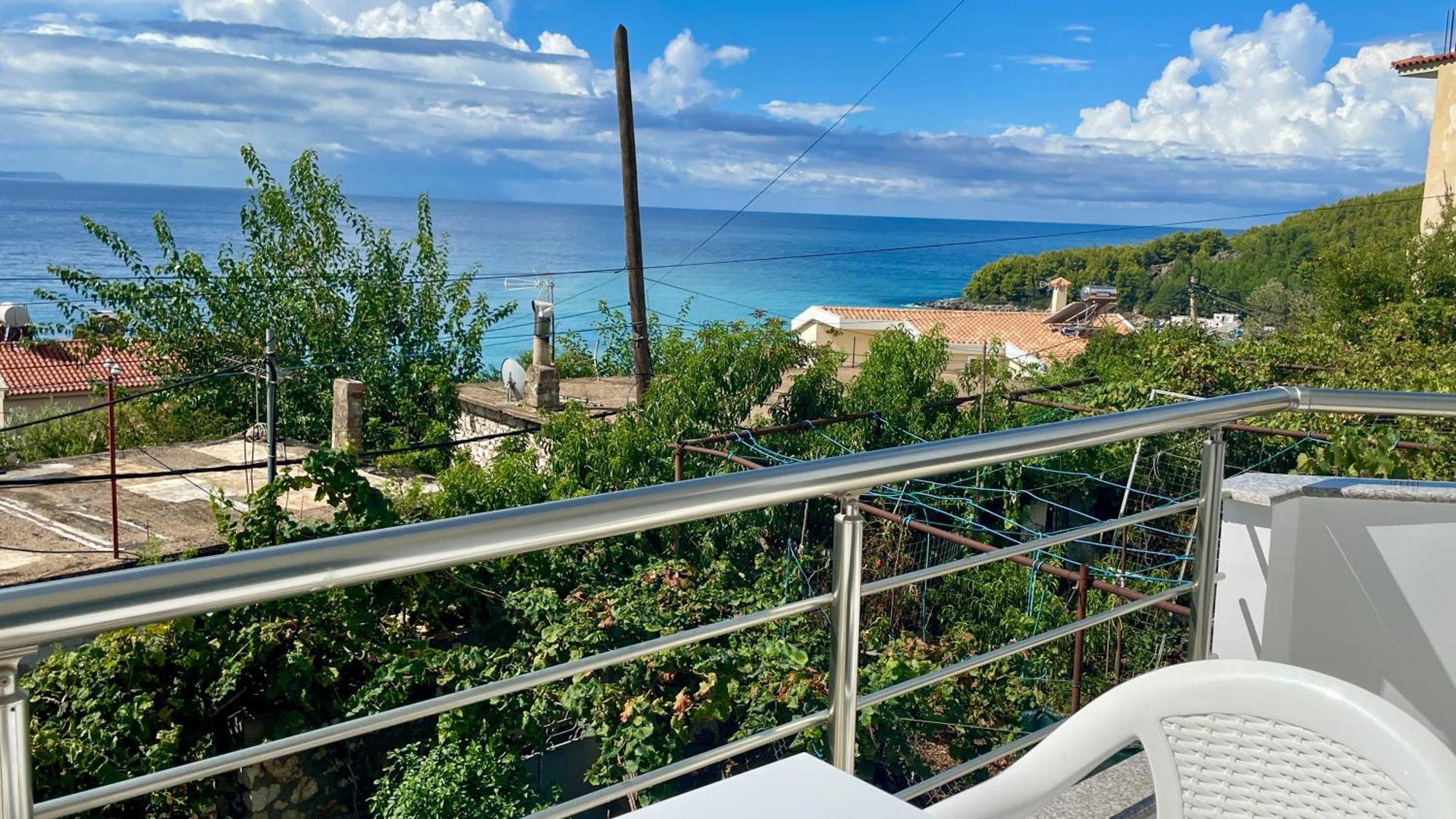 Tasos Rooms Himare Exterior photo